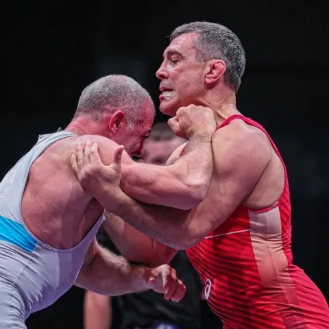 Сослан Марзоев завоевал золото чемпионата мира по борьбе среди ветеранов